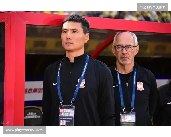 邵佳一上任首训场边督战，国足新周期备战启动