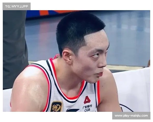 胡明轩带伤砍14分,杜锋怒批其状态起伏 胡明轩带伤砍14分,杜锋怒批其状态起伏